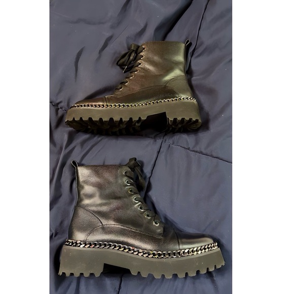 Vince Camuto Combat Chain Link Boots. Women’s size 5.5 - Picture 2 of 7